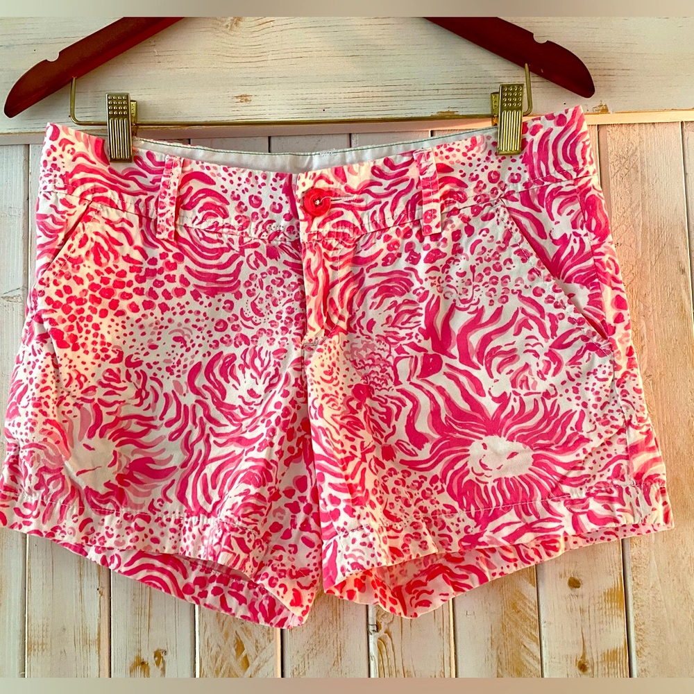 Lilly Pulitzer pink tropical print shorts size 2